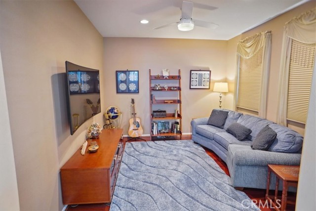 27955 Trillium Lane, Valencia CA: https://media.crmls.org/medias/509fac97-ac27-4ae3-8895-1db3f967cf56.jpg