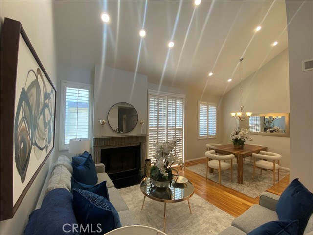 Detail Gallery Image 8 of 43 For 330 Cordova St #345,  Pasadena,  CA 91101 - 2 Beds | 2/1 Baths