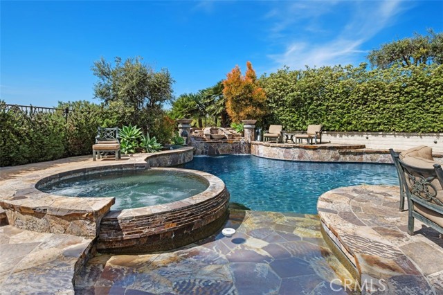 18 Calle Pacifica, San Clemente CA: https://media.crmls.org/medias/50a0db60-88f1-42d1-94fc-cf177b93417e.jpg
