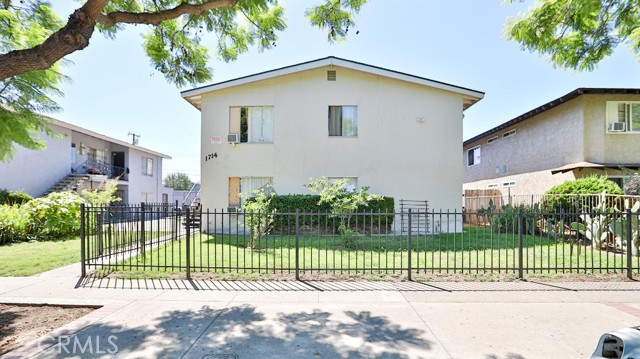 1714 Evergreen Street, Santa Ana CA: https://media.crmls.org/medias/50a1517a-8475-4de1-b53b-11a992e89ea5.jpg
