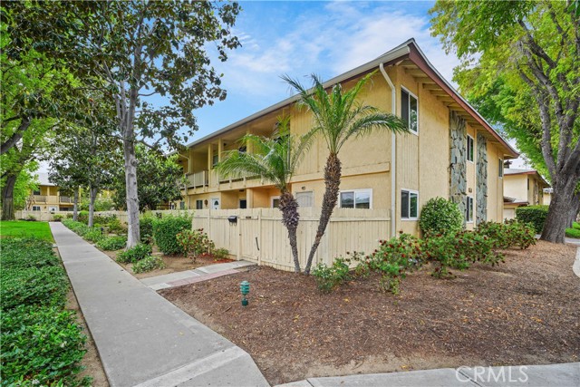Detail Gallery Image 41 of 47 For 8111 Canby Ave #1,  Reseda,  CA 91335 - 4 Beds | 2/1 Baths