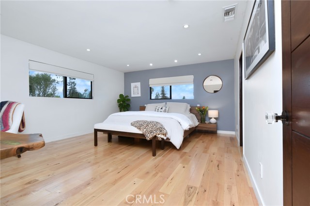 4751 Del Moreno Drive, Woodland Hills CA: https://media.crmls.org/medias/50a19084-95a8-4cfb-b432-00a9e09a6561.jpg