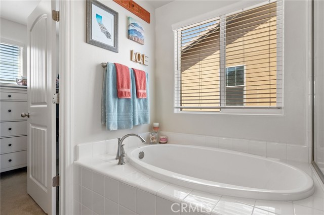 12200 White Rapids Way, Bakersfield CA: https://media.crmls.org/medias/50a2c42c-12f1-49a3-8b79-62632411a24c.jpg