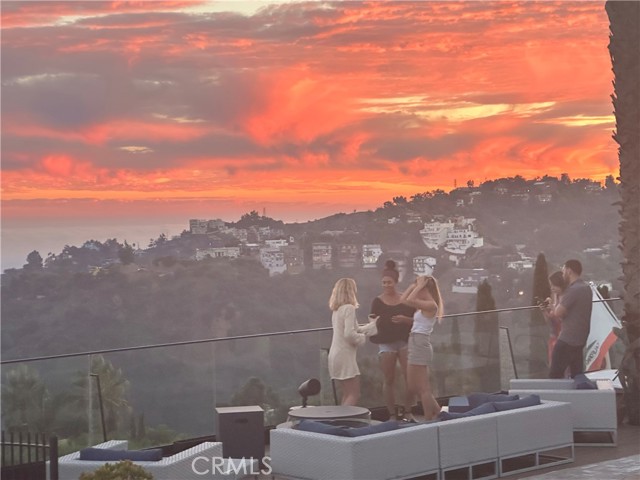 Detail Gallery Image 21 of 200 For 7930 Vulcan Dr, Los Angeles,  CA 90046 - 7 Beds | 8/1 Baths