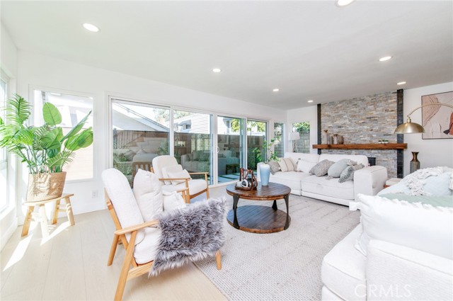 22733 Islamare, Lake Forest CA: https://media.crmls.org/medias/50a2dd84-ab4b-4ba0-bc11-1645d8051aac.jpg