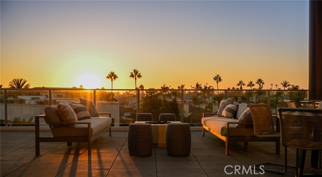 414 Main, Huntington Beach CA: https://media.crmls.org/medias/50a33c0d-12d5-40ba-8b44-576ce4d4496e.jpg
