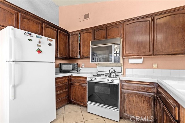 15429 Bandy Court, Moreno Valley CA: https://media.crmls.org/medias/50a3897a-07eb-4252-8260-f0552ada6398.jpg