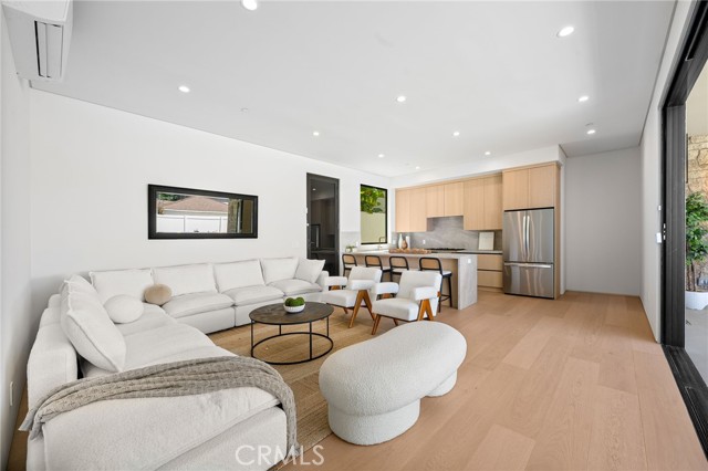 Detail Gallery Image 26 of 56 For 16728 Morrison St, Encino,  CA 91436 - 7 Beds | 6/1 Baths