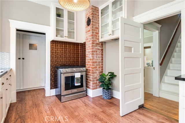 16 Campbell Avenue, Redlands CA: https://media.crmls.org/medias/50a5761b-2556-4fb1-88b5-c23d36aeac51.jpg