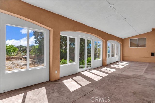 Detail Gallery Image 12 of 34 For 10234 10234 Clover Dr, Oak Hills,  CA 92344 - 4 Beds | 4 Baths