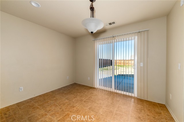 Detail Gallery Image 11 of 47 For 15706 Basin Ln, Victorville,  CA 92394 - 4 Beds | 2 Baths