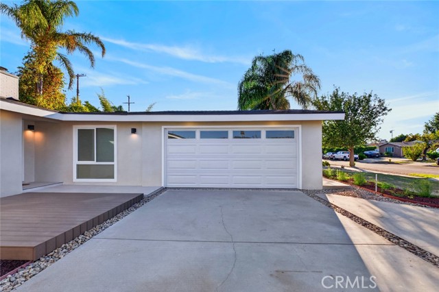 16445 Kingsbury photo 54