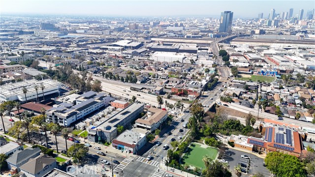 Detail Gallery Image 2 of 7 For 405 S Boyle Ave, Los Angeles,  CA 90033 - – Beds | – Baths