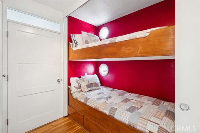 Detail Gallery Image 30 of 42 For 200 Grand Canal, Newport Beach,  CA 92662 - 4 Beds | 3 Baths