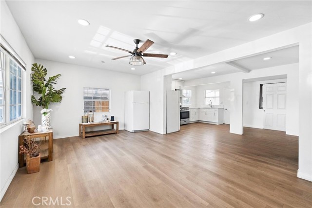 Detail Gallery Image 8 of 31 For 15219 Willard, Panorama City,  CA 91402 - 10 Beds | 8 Baths