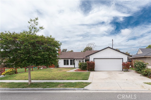 Detail Gallery Image 2 of 26 For 15821 Willett Ln, Huntington Beach,  CA 92647 - 3 Beds | 2 Baths