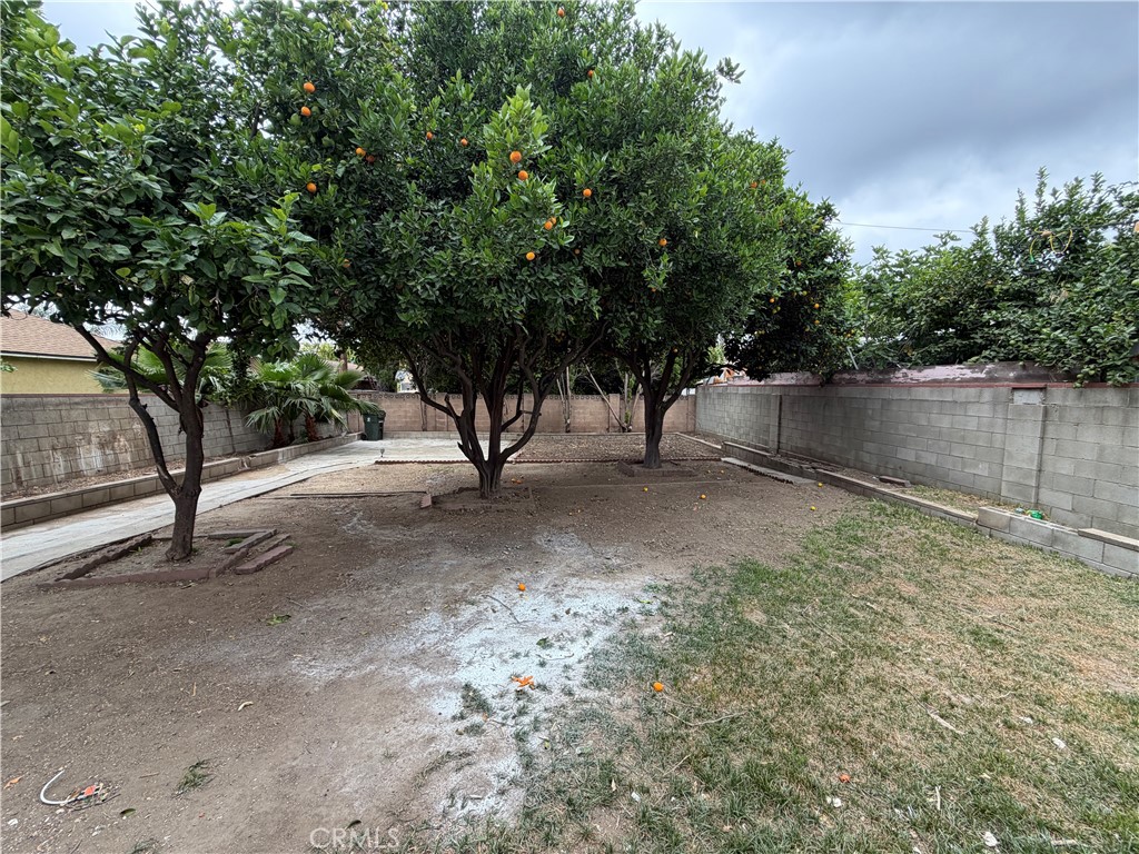 https://media.crmls.org/medias/50a8a795-426b-4bac-a0da-0db83a04dbb9.jpg?preset=X-Large