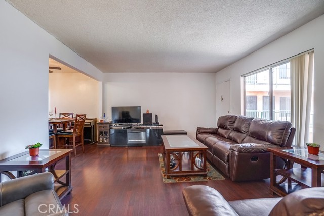 Detail Gallery Image 9 of 30 For 335 Cedar Ave #308,  Long Beach,  CA 90802 - 2 Beds | 1/1 Baths