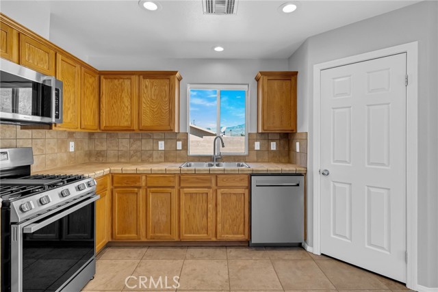 Detail Gallery Image 15 of 46 For 65940 7th St, Desert Hot Springs,  CA 92240 - 3 Beds | 2 Baths