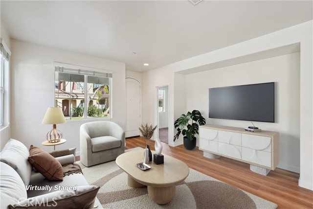 Detail Gallery Image 2 of 34 For 1793 Agrigento, Riverside,  CA 92507 - 5 Beds | 3 Baths