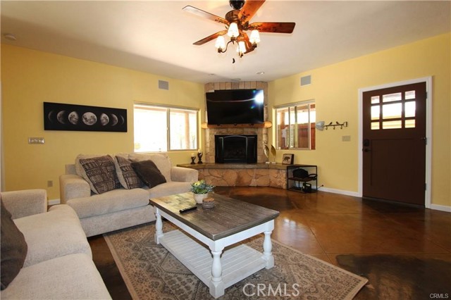 Detail Gallery Image 4 of 57 For 7497 Harrington Flat Rd, Cobb,  CA 95451 - 5 Beds | 4 Baths