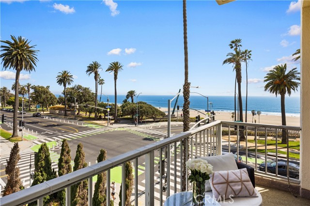 Detail Gallery Image 39 of 67 For 101 California Ave #301,  Santa Monica,  CA 90403 - 2 Beds | 2 Baths