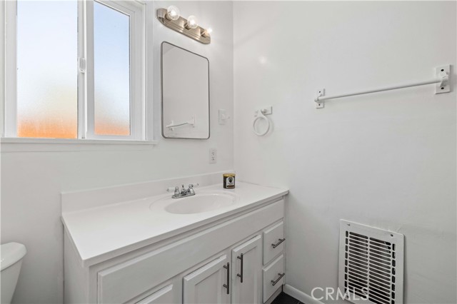 Detail Gallery Image 14 of 16 For 43919 Kirkland, Lancaster,  CA 93535 - 3 Beds | 2 Baths