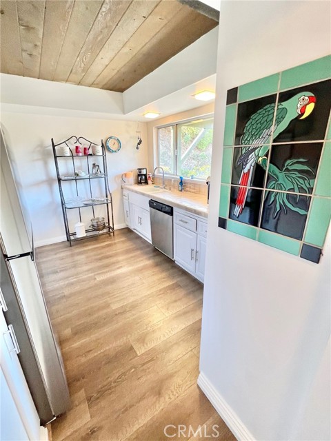 Detail Gallery Image 11 of 51 For 24 Canyon Terrace Dr, Avalon,  CA 90704 - 3 Beds | 1/1 Baths