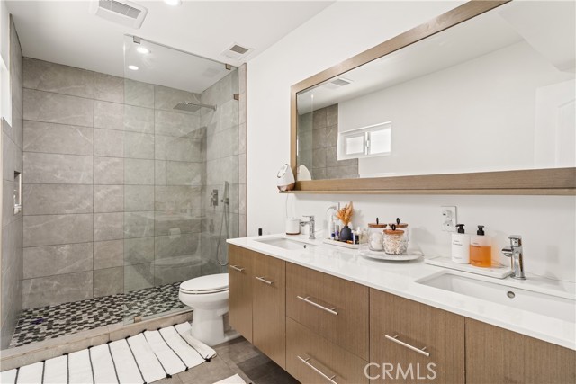 Detail Gallery Image 26 of 28 For 14622 Huston St, Sherman Oaks,  CA 91403 - 5 Beds | 5 Baths