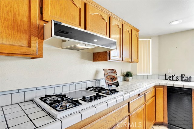 Detail Gallery Image 19 of 69 For 11062 Hollister Rd, Oak Hills,  CA 92344 - 4 Beds | 3 Baths