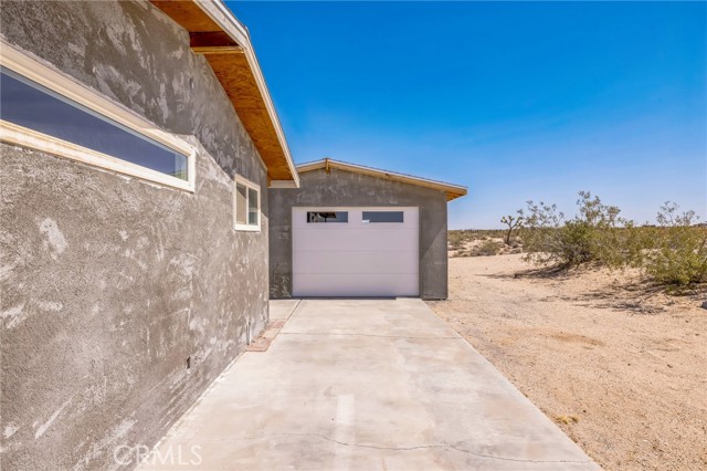 64515 Del Oro Road, Joshua Tree CA: https://media.crmls.org/medias/50ad0f30-5edf-46be-92e0-3595f6dd68f6.jpg