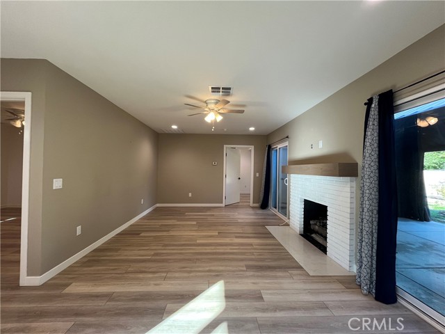 Detail Gallery Image 5 of 33 For 5108 Serrania, Woodland Hills,  CA 91364 - 2 Beds | 3 Baths