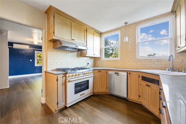 Detail Gallery Image 14 of 31 For 1620 Ina Dr, Glendale,  CA 91206 - 3 Beds | 1/1 Baths