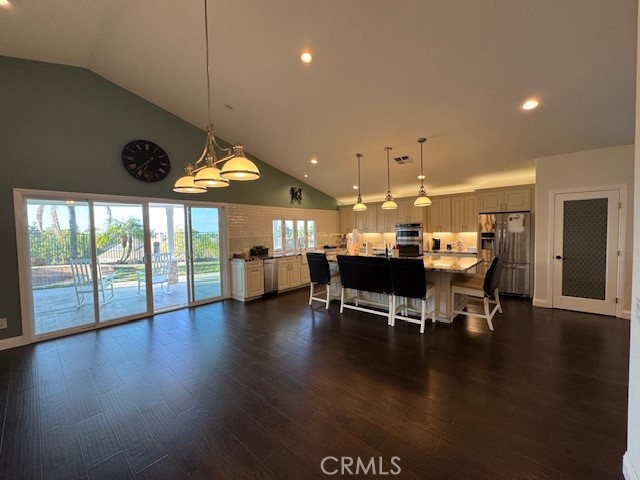 Detail Gallery Image 11 of 47 For 307 Appleby St, Corona,  CA 92881 - 4 Beds | 3/1 Baths