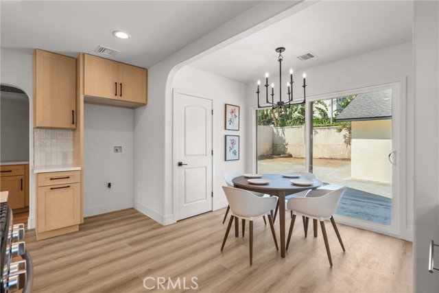 310 S Bel Aire Drive, Burbank CA: https://media.crmls.org/medias/50ae8146-1c60-496c-943f-f15659e0b56a.jpg