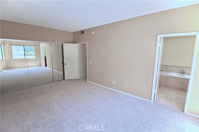 17914 Magnolia Boulevard, Encino CA: https://media.crmls.org/medias/50af0928-e814-42cd-b81a-3643c59923b2.jpg