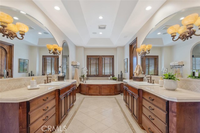 25769 Oak Leaf Court, Valencia CA: https://media.crmls.org/medias/50af1a1d-347f-45e2-8353-188944c7a7f6.jpg