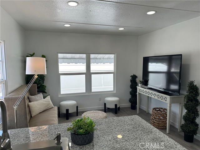 Detail Gallery Image 3 of 13 For 23701 S Western Ave #97,  Torrance,  CA 90501 - 2 Beds | 1 Baths