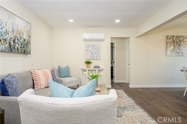 4548 Jade Street, Los Angeles CA: https://media.crmls.org/medias/50af3afd-f4f3-4dd7-ba68-2ce6ceb68221.jpg