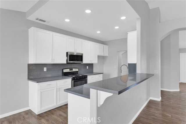 Detail Gallery Image 19 of 65 For 12268 Shadow, Victorville,  CA 92392 - 4 Beds | 3 Baths