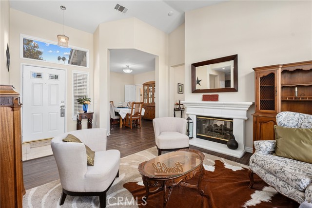 Detail Gallery Image 9 of 48 For 1065 Summerplace Ct, Corona,  CA 92881 - 4 Beds | 3/1 Baths