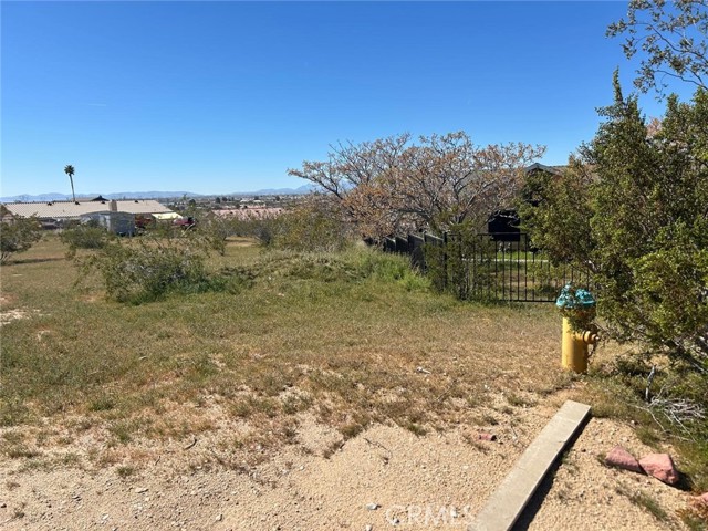 Detail Gallery Image 5 of 19 For 14998 Avon Ct, Victorville,  CA 92394 - – Beds | – Baths