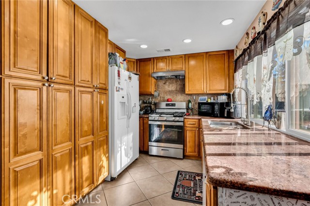 25790 Parada, Valencia CA: https://media.crmls.org/medias/50b10268-6089-405f-b6b5-5bda5cc676ef.jpg