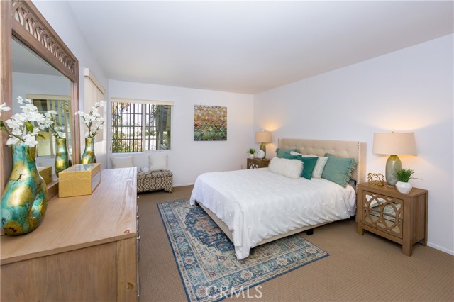 Detail Gallery Image 10 of 26 For 6500 Tampa Ave #1,  Reseda,  CA 91335 - 4 Beds | 2 Baths