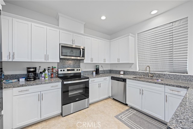 Detail Gallery Image 15 of 31 For 4248 Vermilion Ct, Riverside,  CA 92505 - 4 Beds | 2/1 Baths