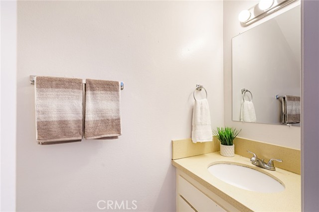 Detail Gallery Image 18 of 24 For 13514 1/2 Village Dr, Cerritos,  CA 90703 - 2 Beds | 1/1 Baths