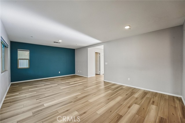 Detail Gallery Image 10 of 38 For 32976 Middlegate, Lake Elsinore,  CA 92530 - 3 Beds | 2/1 Baths