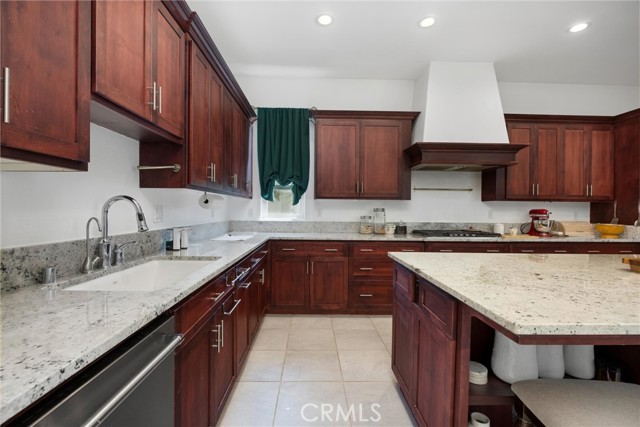 Detail Gallery Image 11 of 27 For 13611 Faringford Ln, Bakersfield,  CA 93311 - 4 Beds | 3 Baths