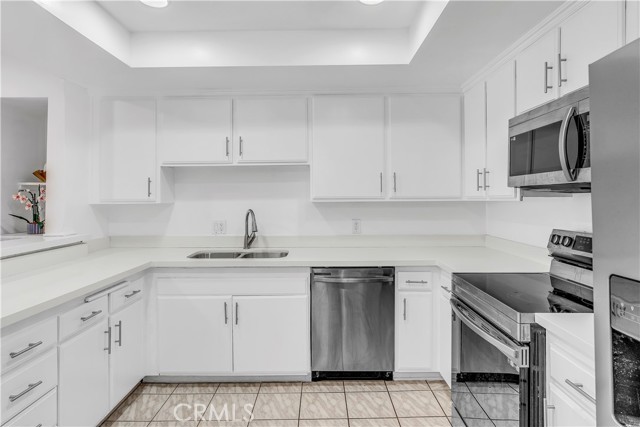 2318 Fox Hill, Los Angeles CA: https://media.crmls.org/medias/50b4bc5e-b07c-4f69-a754-edeaab7a4dc7.jpg
