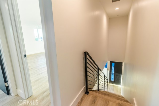 Detail Gallery Image 15 of 28 For 5020 Pickford St, Los Angeles,  CA 90019 - 3 Beds | 3 Baths